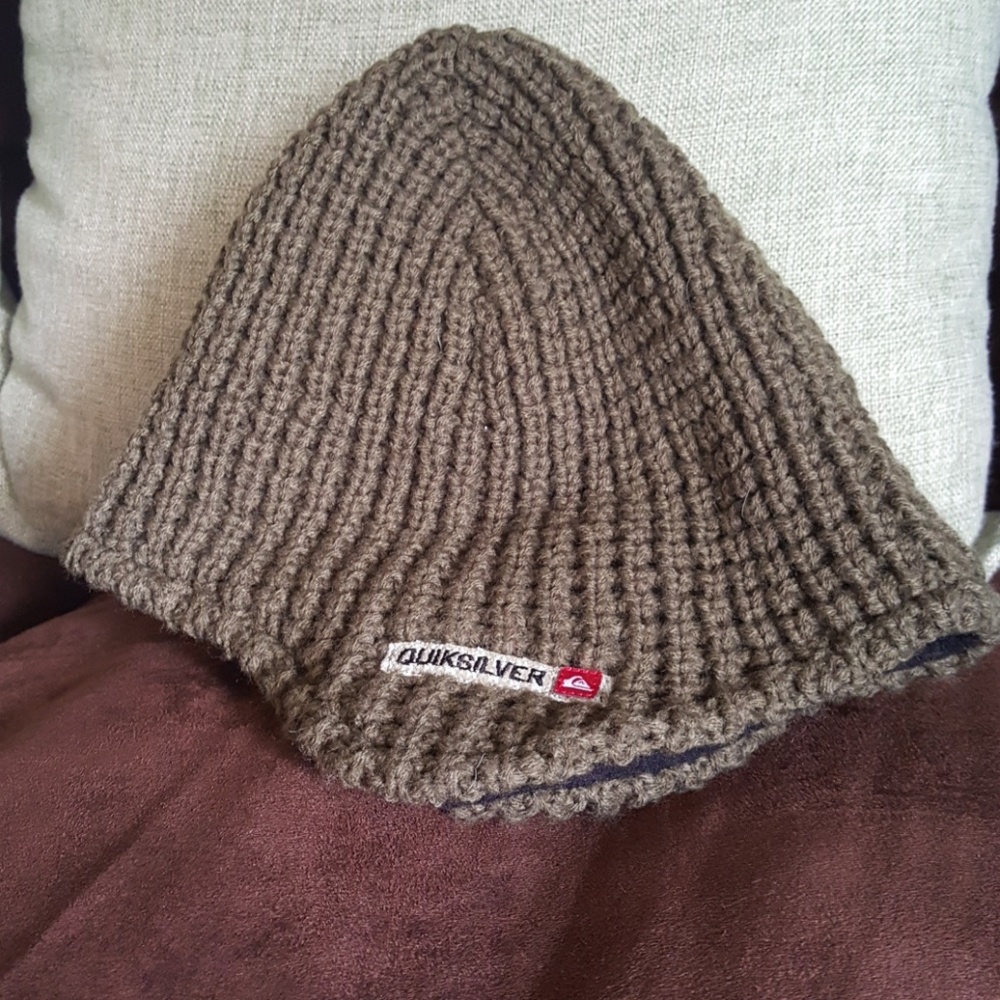 Beanie with headphone